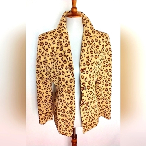 Dana Buchman Jackets & Blazers - DANA BUCHMAN LEOPARD SILK JACKET